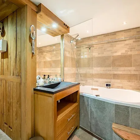 Appartement Ananda Avec Sauna, Baignoire Balneo Et Terrasse *