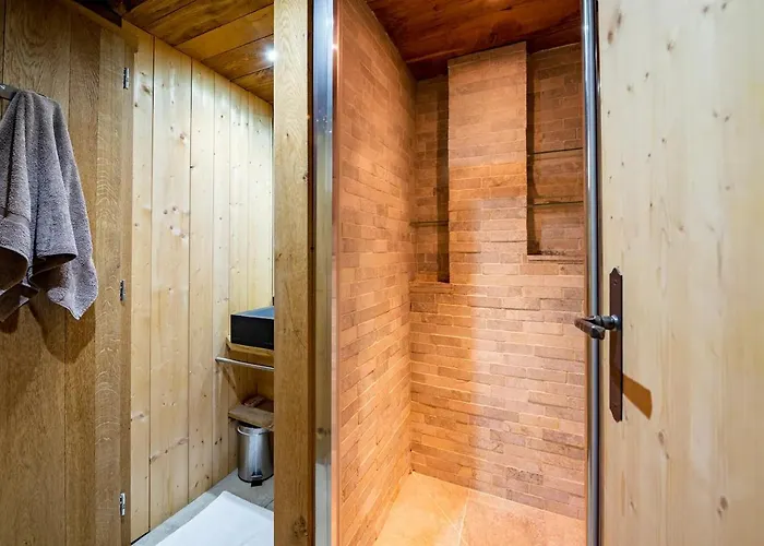 Ananda Avec Sauna, Baignoire Balneo Et Terrasse *