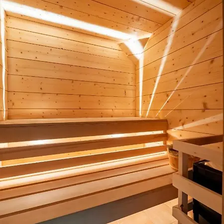 Ananda Avec Sauna, Baignoire Balneo Et Terrasse *